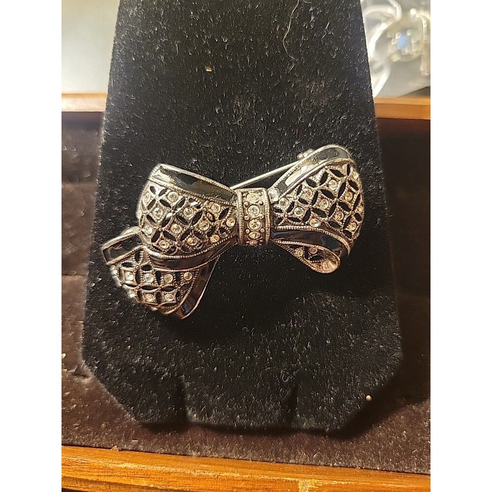 Vintage Signed Anne Klein Black Enamel Clear Rhinestone Ribbon Bow Brooch Pin
